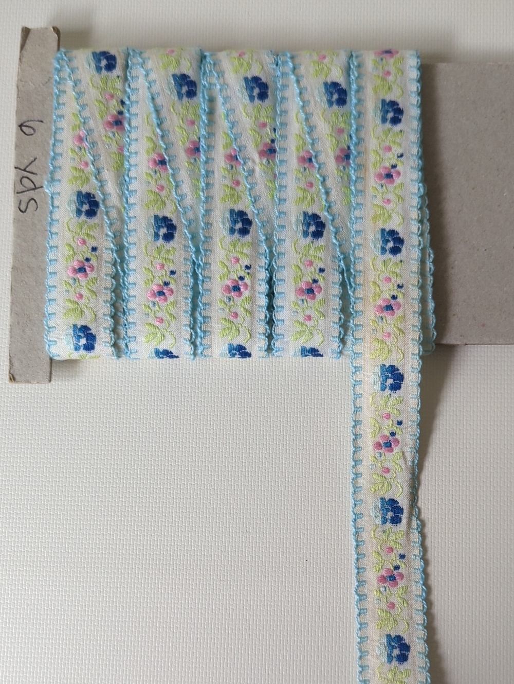 True Vintage Blue-Edged Floral Jacquard Trim